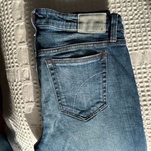 The icon midrise skinny ankle blue jeans. W 29 size